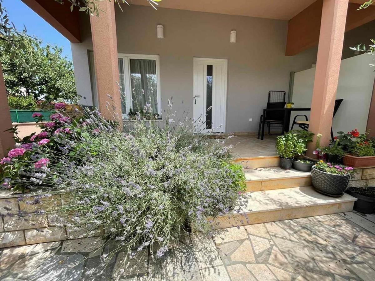 Runa With Terrace Porec Exterior photo