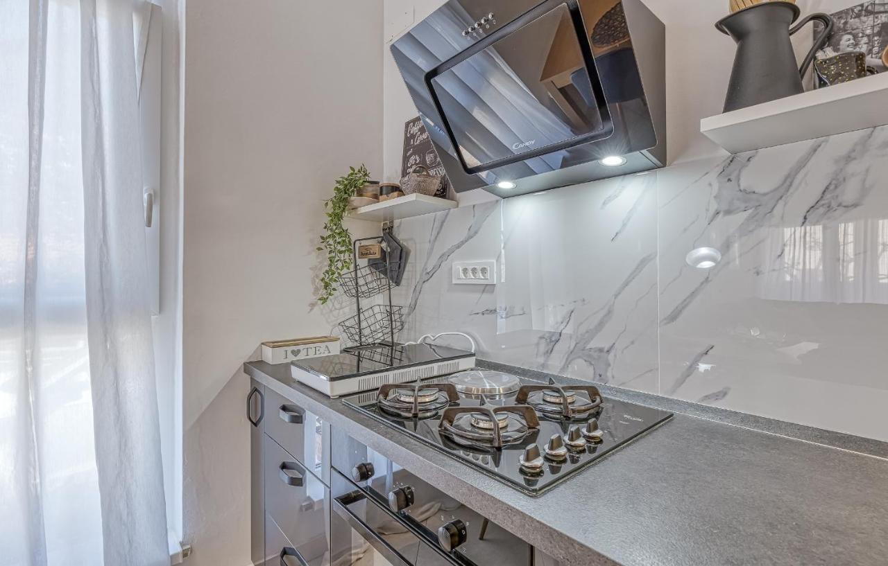 Runa With Terrace Porec Exterior photo